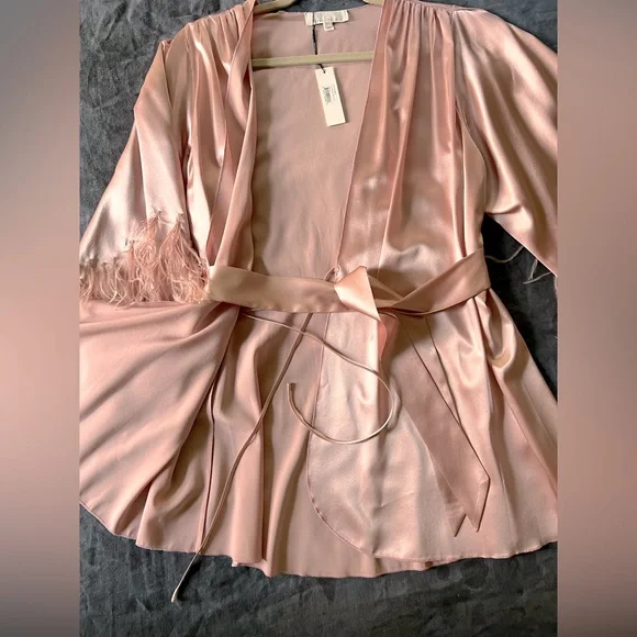 Fleur du Mal FEATHER EMBELLISHED ANGEL SLEEVE ROBE -M/L - Rose Pink NWT